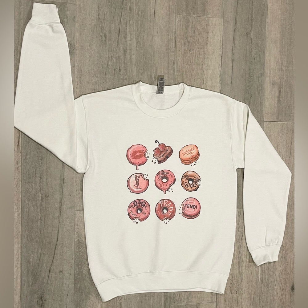 Hole lot of love Sweatshirt / Graphic Top ( Vintage Feel ) size S - Picture 3 of 6